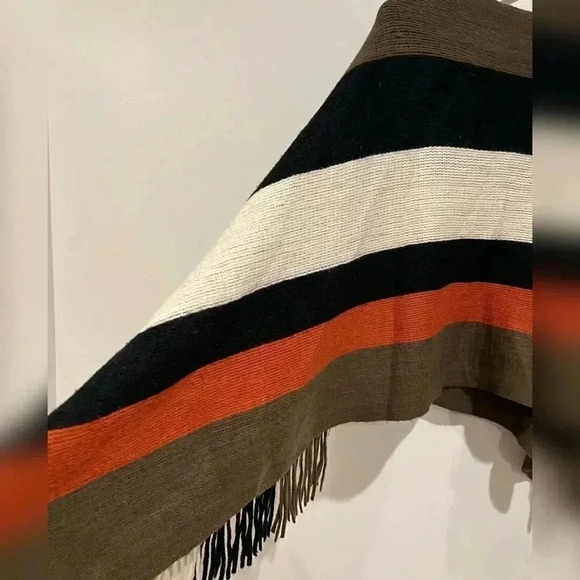 Neutral Earth Tones Poncho Sweater NEW - Picture 3 of 5